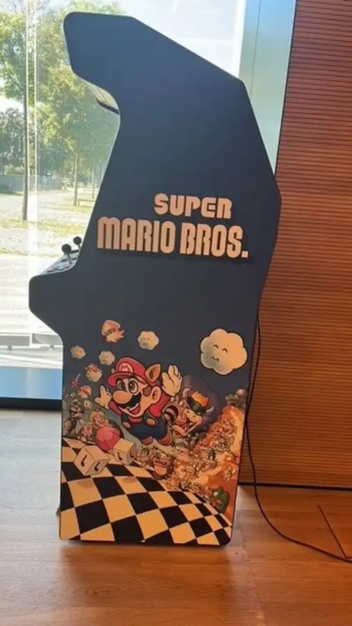 Super Mario Bros. | Deluxe Spiele Events4Rent