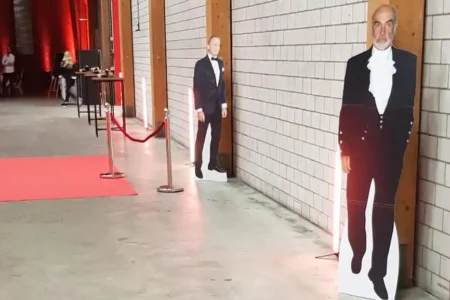 Bond-Aufsteller | Eventdekoration Sortiment Events4Rent